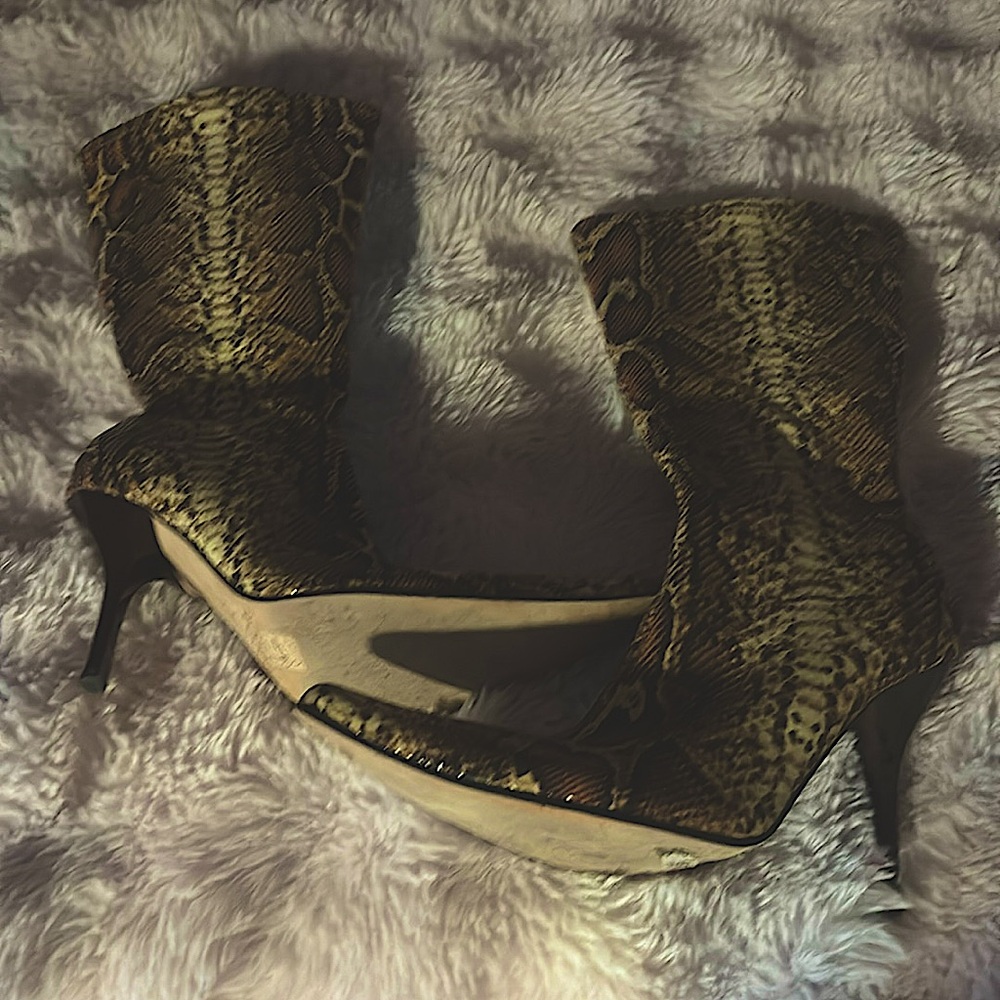 BeBe size 8 women snake skin print high heeled boots